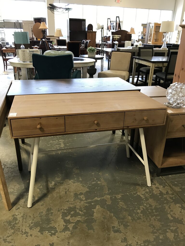 White Leg Desk